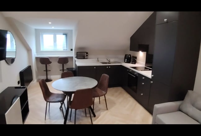 Modern Apartment - For stays 3 months - 1 year+ Main Photo
