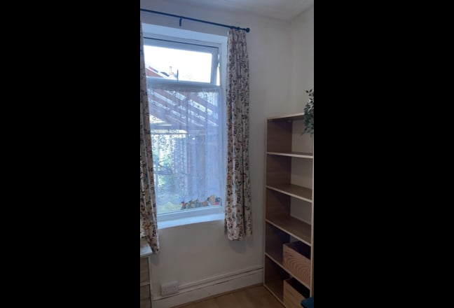 Spacious Room Available in Stratford E15 Main Photo