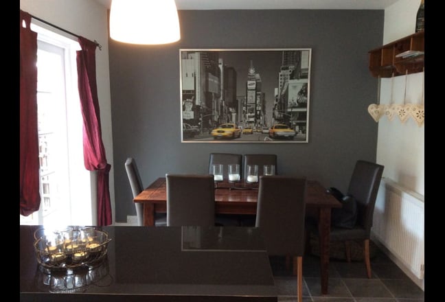 Very Large Room, Private Lounge, Huge Storage Area Main Photo