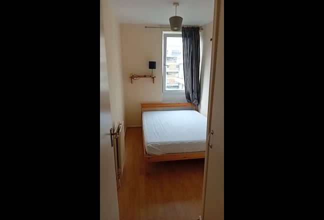 Double Bedroom in E3 - 2 mins from Victoria Park  Main Photo
