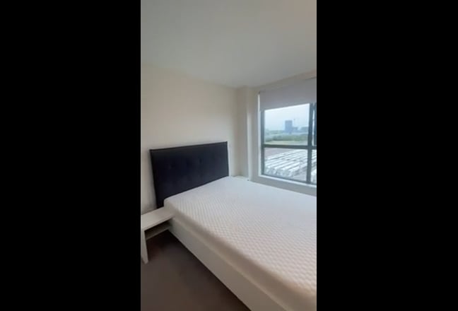 Lovely en-suite in Oaklands Rise Main Photo