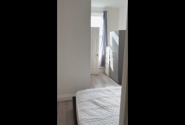 Superb 1 bed Flat Main Photo
