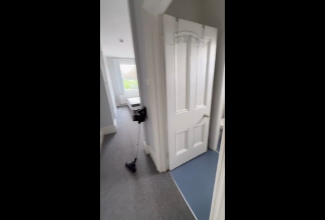 Double En-Suite Room Available Now Main Photo