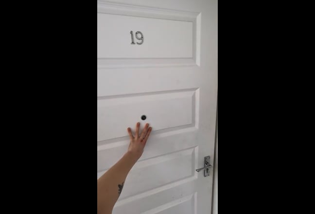 Cosey, comfortable and well lit room on top floor! Main Photo