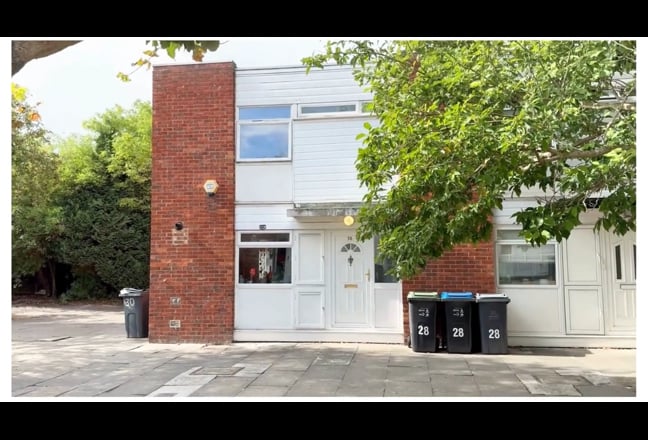 Double room 15 min to London Bridge (1 train st.) Main Photo