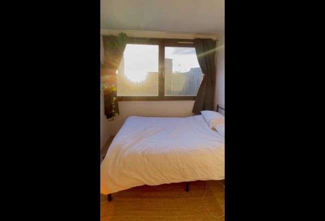 Large room in bright friendly N16 flatshare Main Photo