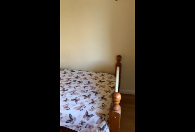 Large Single Room  Main Photo