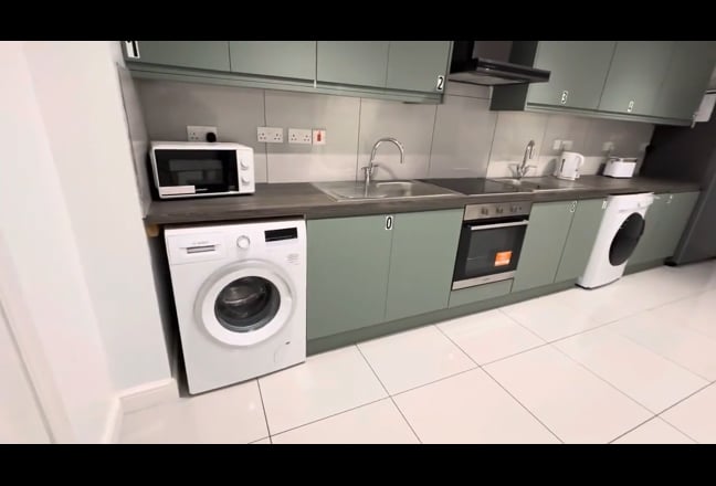 Ensuite Double Room Town Centre Folkestone  Main Photo