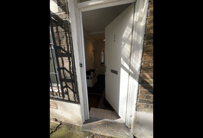 Islington Double Room in Large Sunny Household  Main Photo