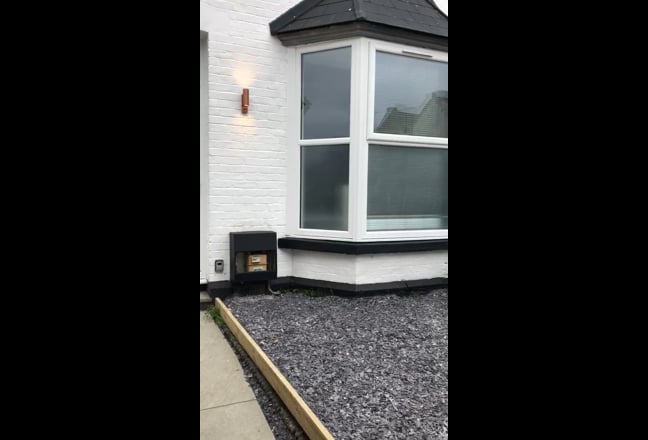 New Contemporary Room for Professionals  Main Photo