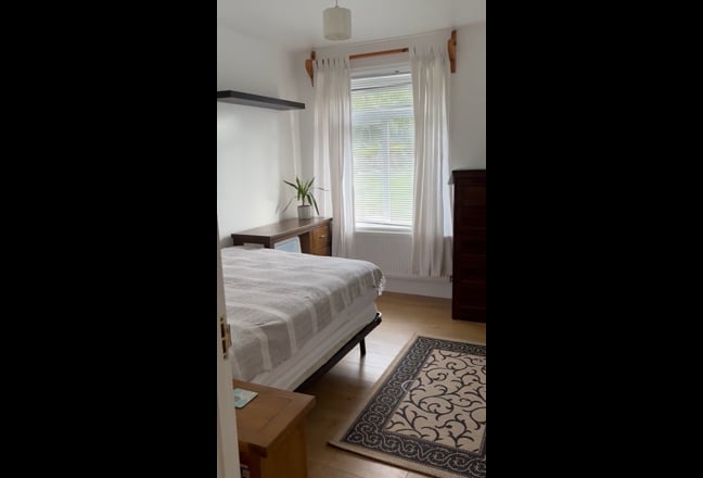 Town Centre – All Bills Included  Main Photo