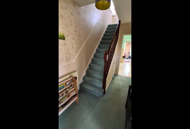 Delightful double room with storage in warm home Main Photo