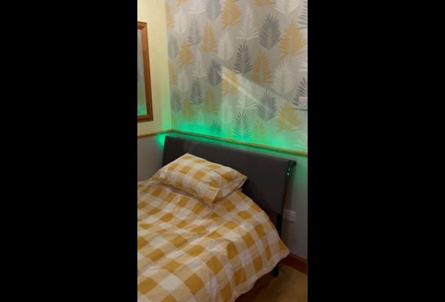 Double bed, en Suite & Lounge  Main Photo