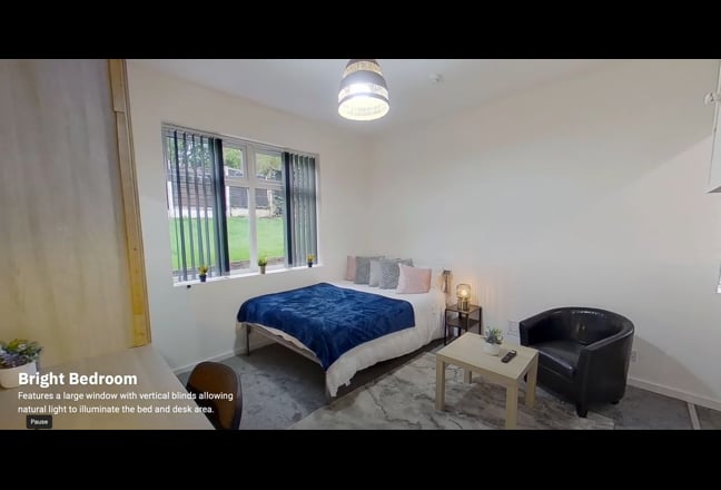 Large Bedsit next to Salford Royal🏥 Main Photo