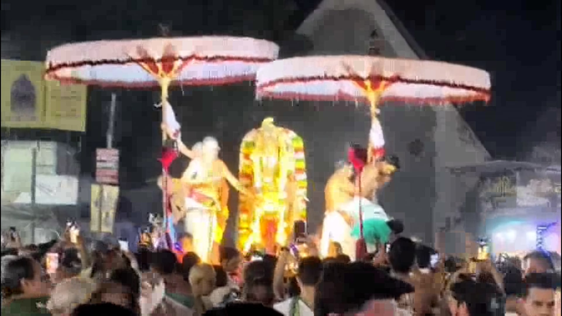 ब्रह्मोत्सव के आठवें दिन स्वर्ण रजत अश्व पर सवार हुए भगवान रंगनाथ, बड़ी और भव्य आतिशबाजी का लिया आनंद