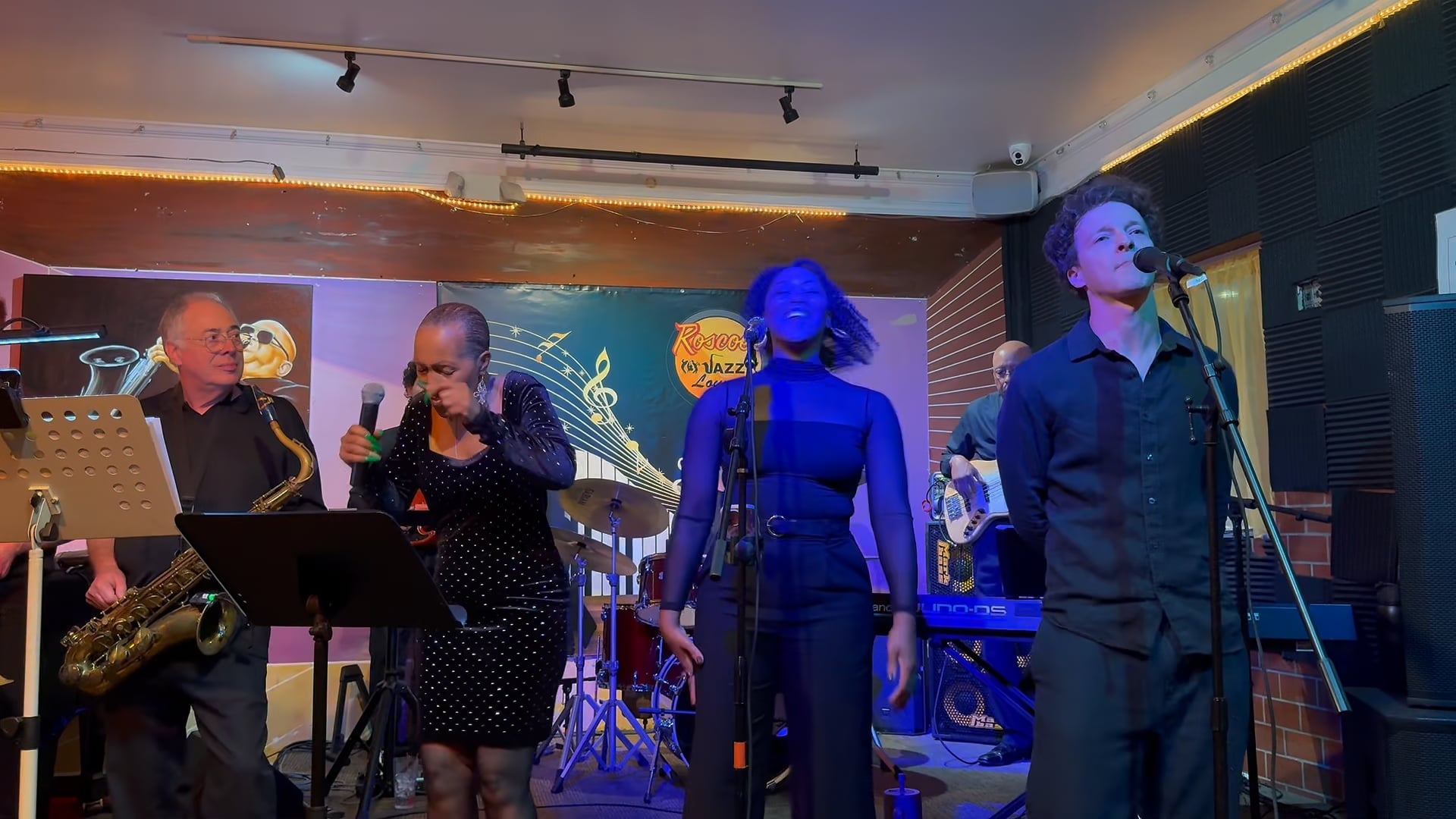 3.7.26 Maneater - Roscoe's Jazz Lounge