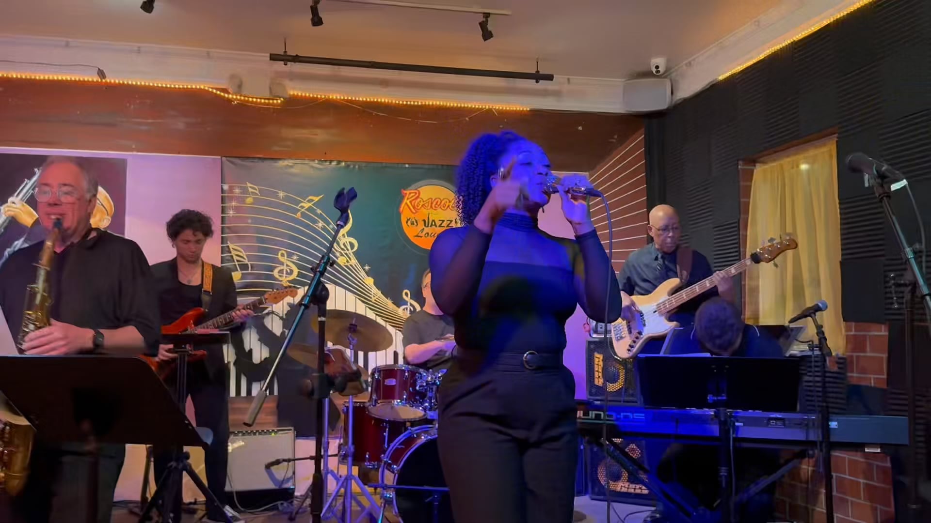 3.7.26 Valerie - Roscoe's Jazz Lounge