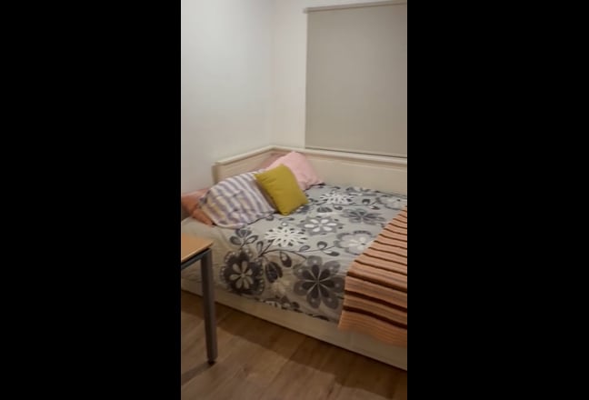 Large Double Room To Let in Stratford  Main Photo