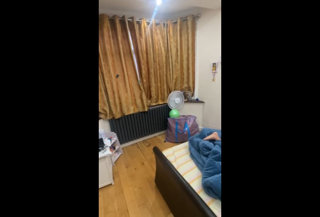 Single (male & female) family room-shared |ilford Main Photo