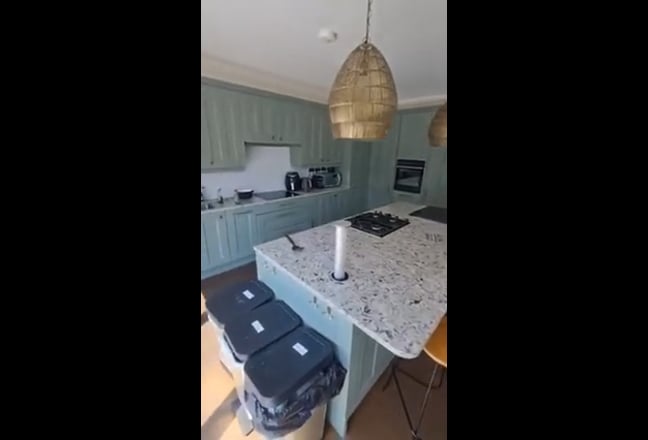 Spacious Double Room at excellent price Main Photo