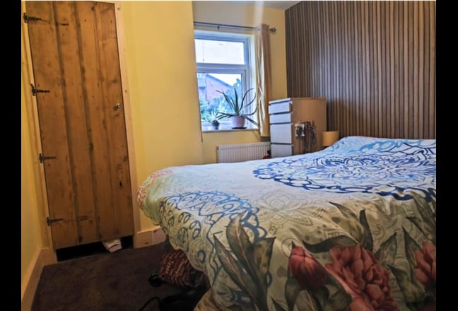 Double Room with Brand new private ensuite  Main Photo