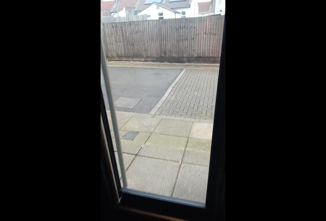 Single Room. Clean & Tidy Home  Main Photo