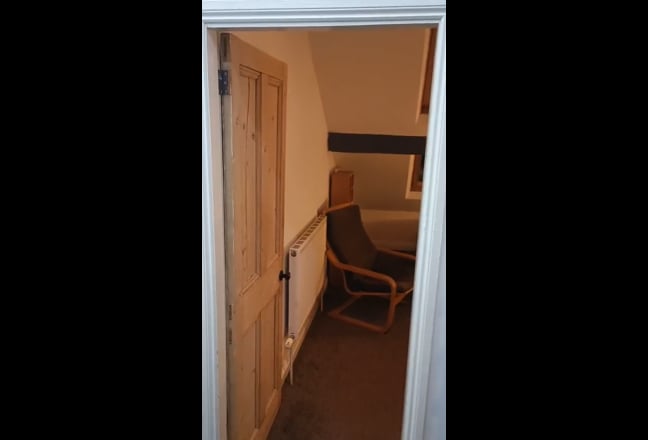 Double & private bath in friendly Nether Edge home Main Photo