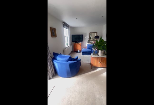 Double room with own bathroom- Excellent transport Main Photo