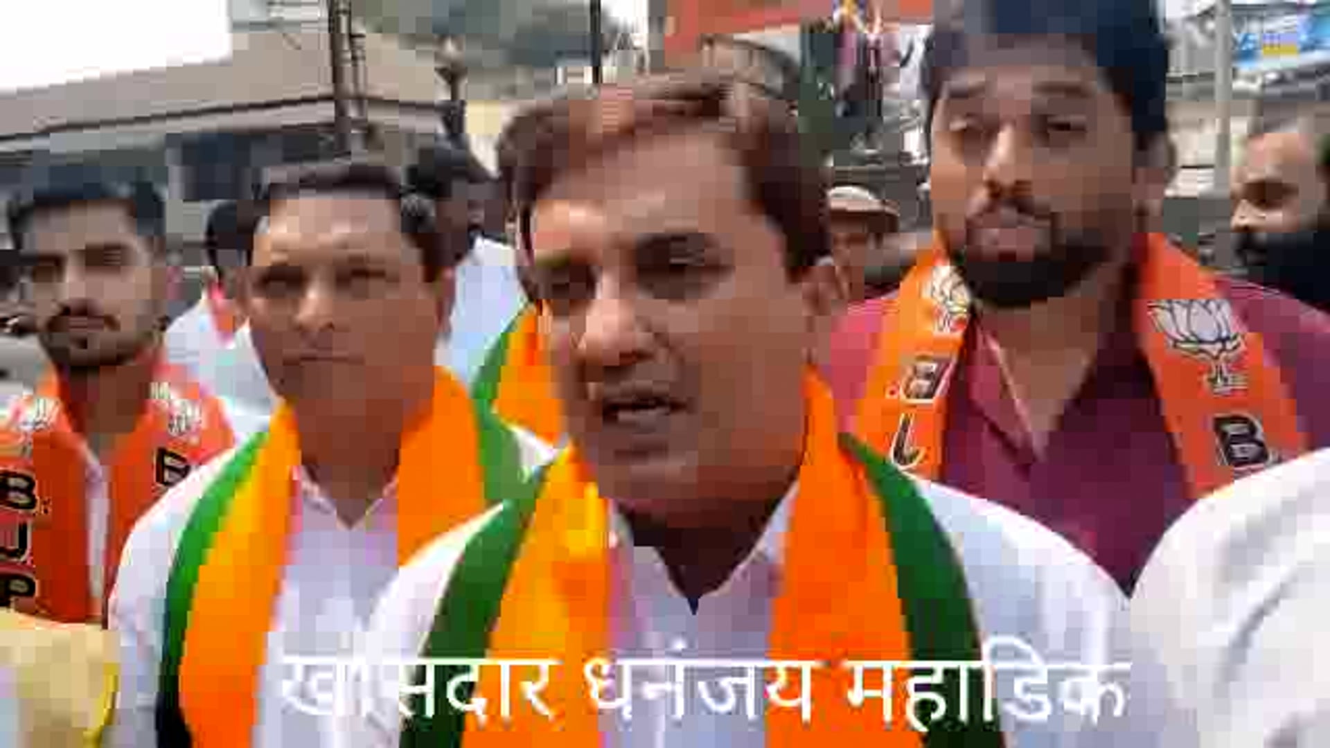 सन्मानासाठी आज कोल्हापूर मधील छत्रपती शिवाजी महाराज चौकात  भाजपने निदर्शने केली