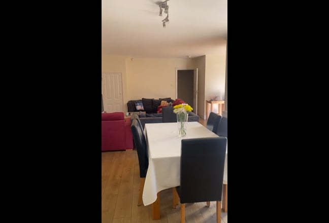 W4 immaculate room fab house Main Photo