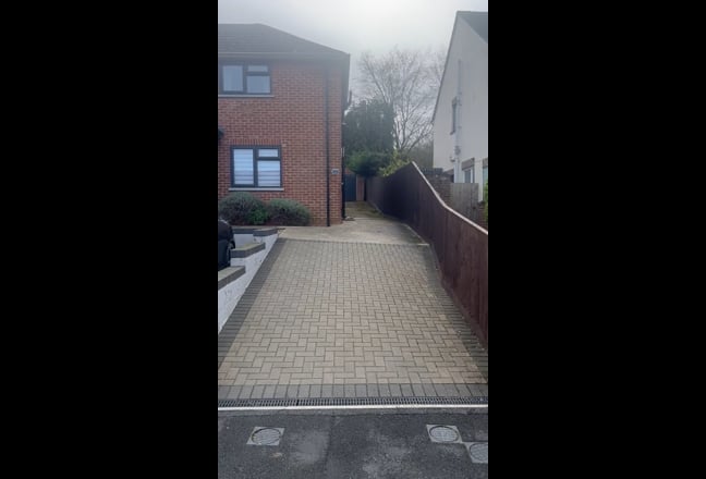 Well-presented ensuite room available in Botley Main Photo