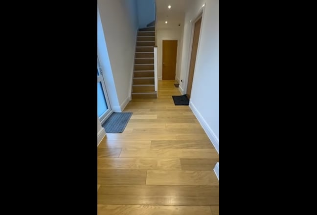 Stunning En-suite Room quiet house  Main Photo