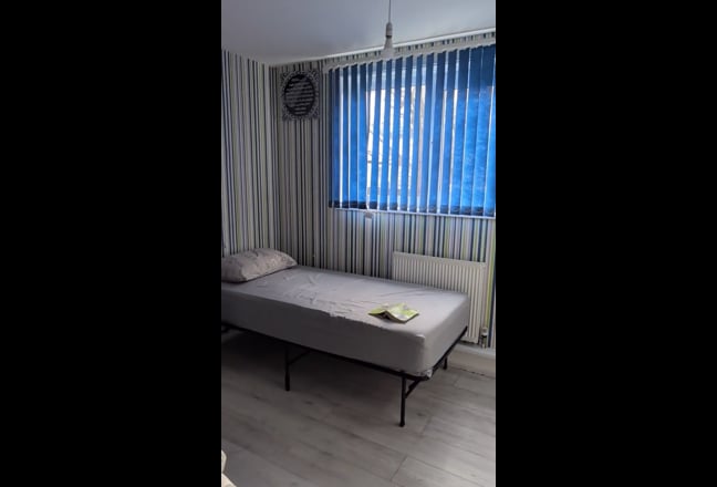 Room to share Main Photo