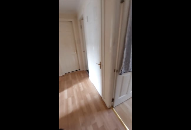 Spare Room in 2-Bedroom Flat-Leith (min 12 months) Main Photo