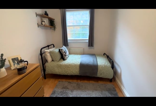 Single  |Town Centre | Deposit Free Option Main Photo