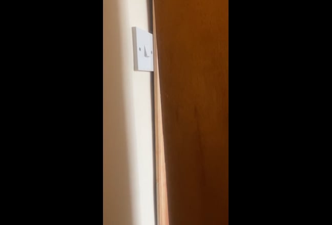 Clean and comfortable fully furnished single room  Main Photo