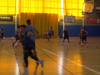 Divuitena victòria del sènior masculí de bàsquet i vuitena derrota del CER