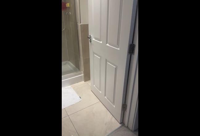 Beautiful Double Bedroom to Rent – Female Preferre Main Photo