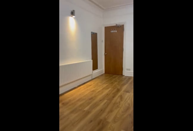 Private Room in shared House Main Photo