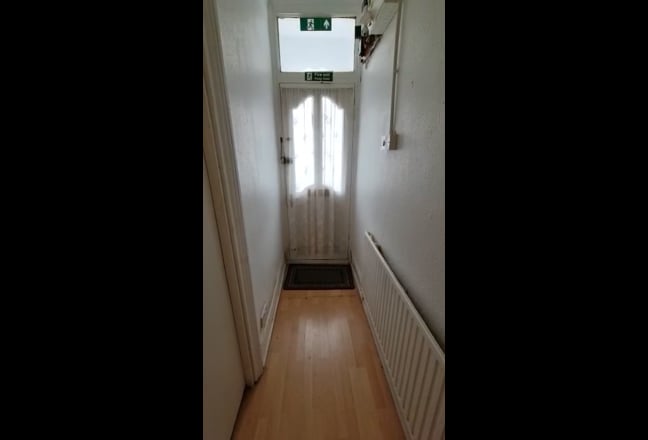 Spacious Room Available in Stratford E15 Main Photo