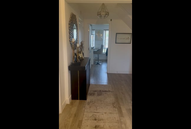 Beautiful Double Bedroom to Rent – Female Preferre Main Photo