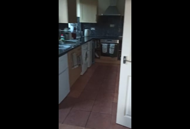 Comfortable double room in a friendly house. Main Photo