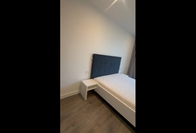 Room available Main Photo