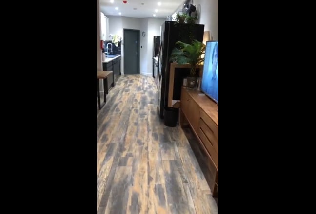 Ensuite Room in Co-Living House Near the Beach Main Photo