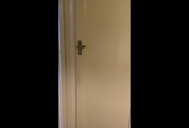 &pound;470 – Double Room in Friendly House, Bristol Main Photo