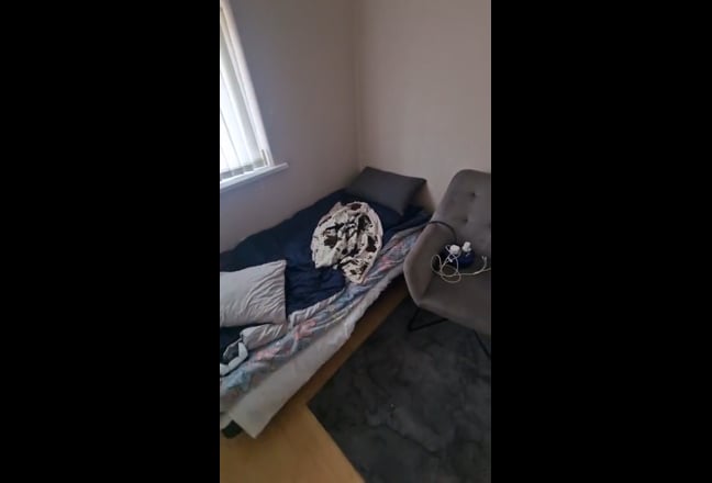 Room rent in LS10  Main Photo