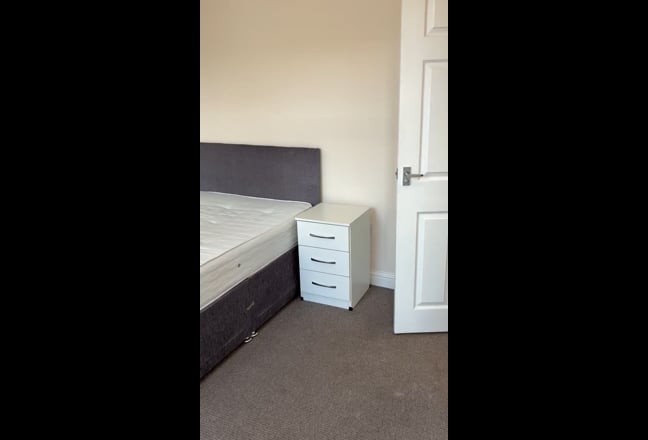 Beeston En-suite Main Photo