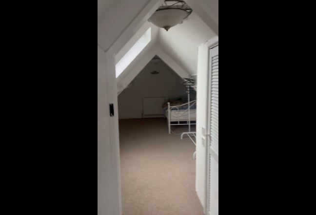 Farm House with stream & forest, x2 rooms Main Photo