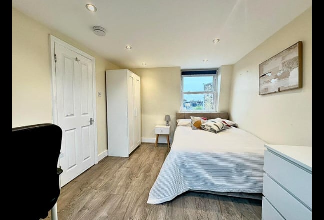 Spacious Ensuite Room near Fulham Broadway 🚇🏡 Main Photo