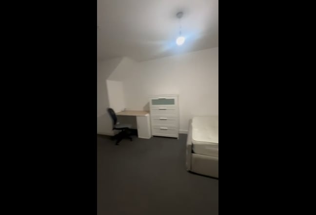 Spacious room in the Heart of Manchester  Main Photo